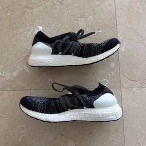 Adidas by Stella McCarthy 9.5 black tennis shoes